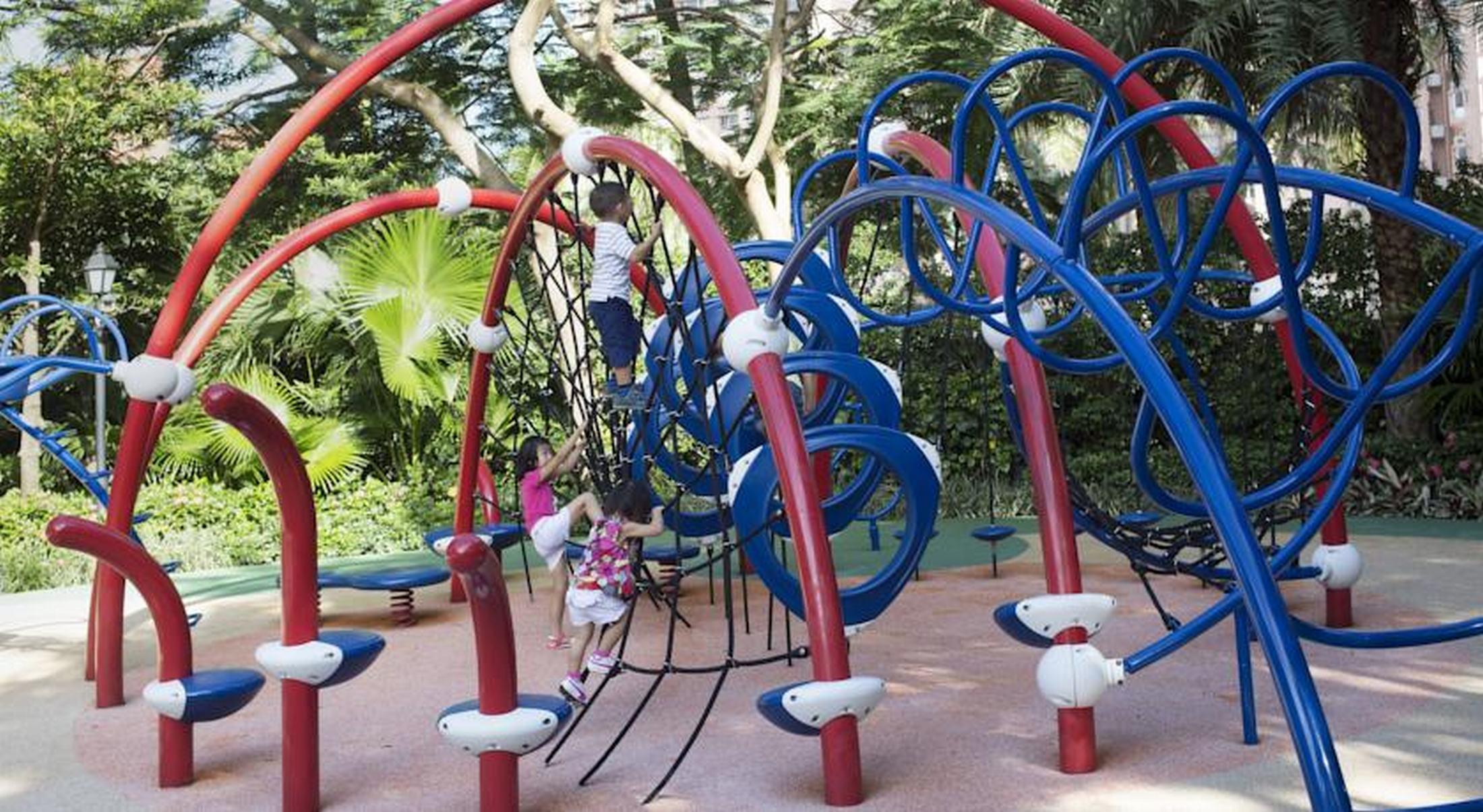 Hong Kong Gold Coast Hotel Eksteriør bilde Playground at the zoo