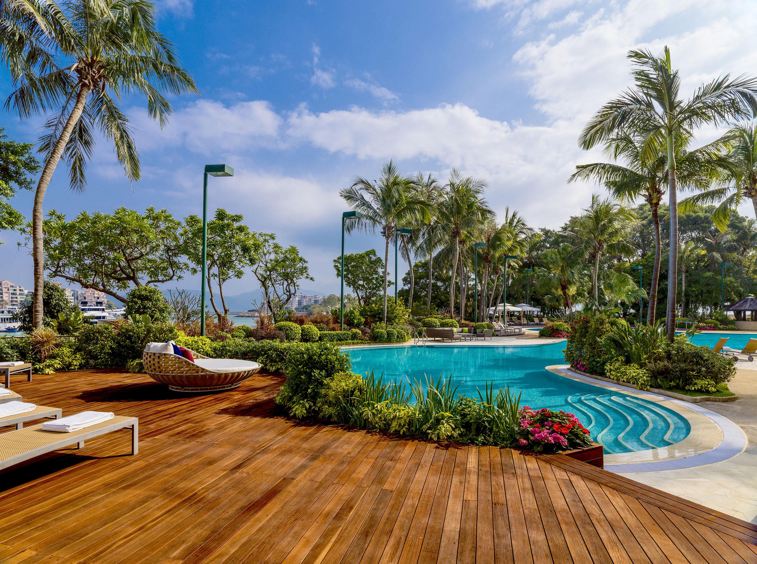 Hong Kong Gold Coast Hotel Eksteriør bilde The pool at the InterContinental Changi