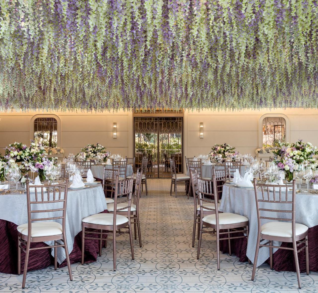 Hong Kong Gold Coast Hotel Eksteriør bilde The Wisteria Room