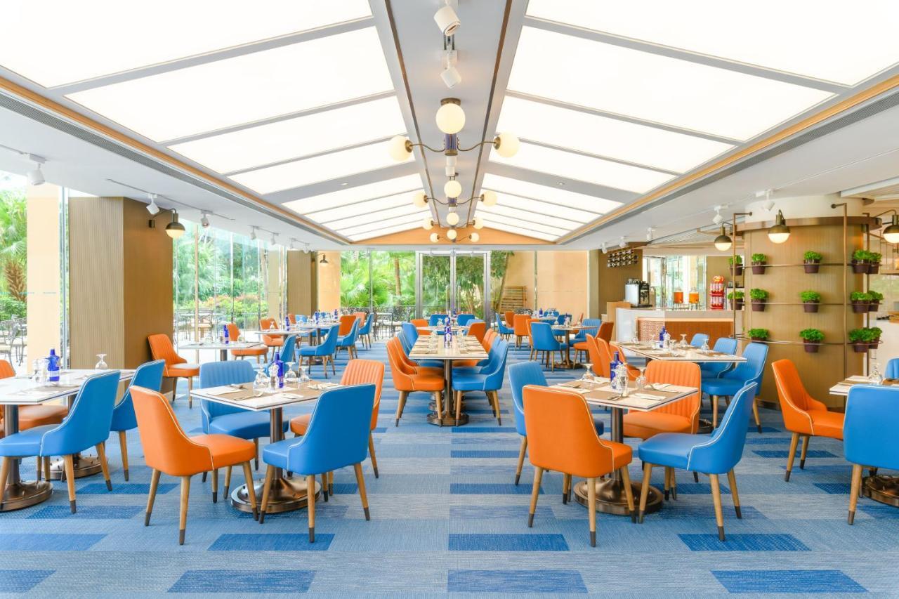 Hong Kong Gold Coast Hotel Eksteriør bilde The Garden Grill