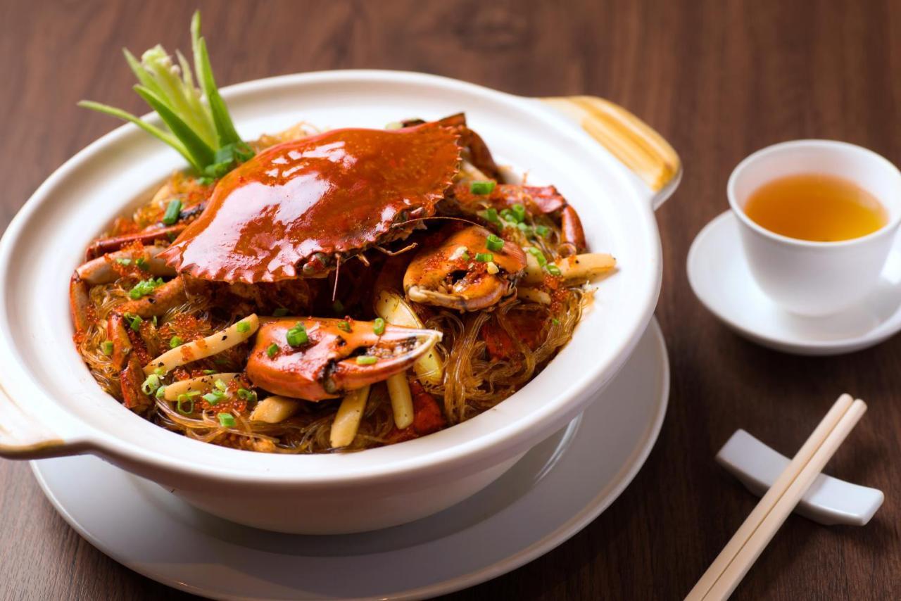 Hong Kong Gold Coast Hotel Eksteriør bilde Chilli mud crab