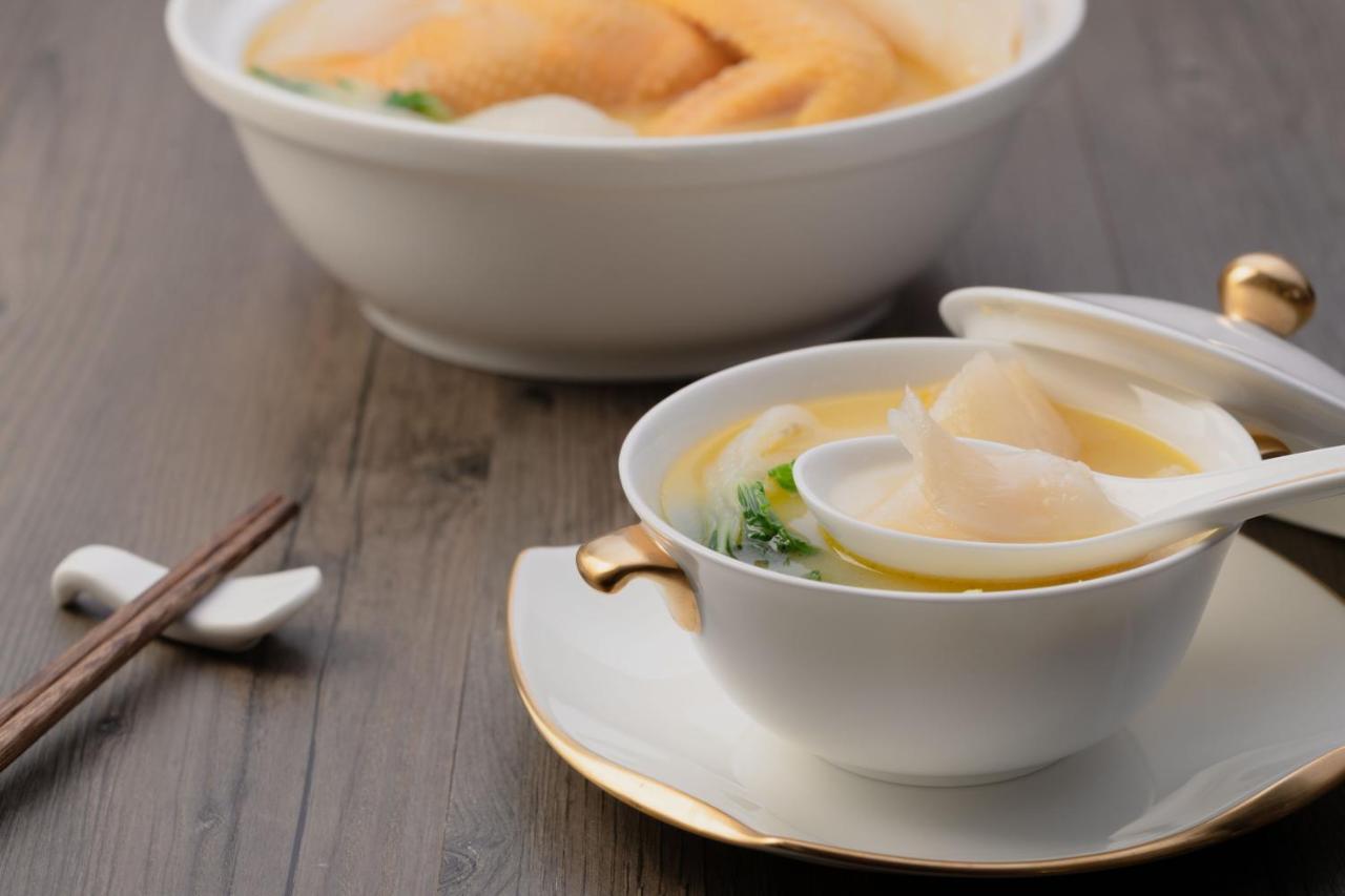Hong Kong Gold Coast Hotel Eksteriør bilde Egg soup